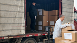 争分夺秒！耦合医学赶在春节前将退热贴大货发往印尼